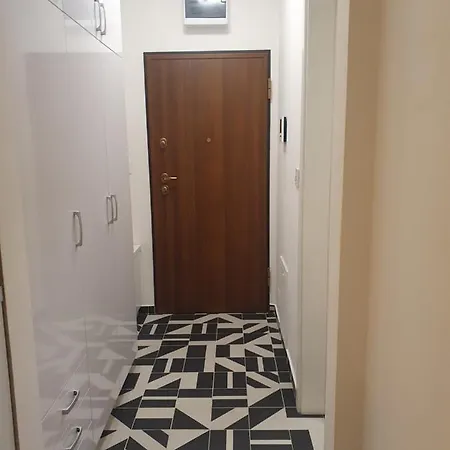 Lux Opera 2 Apartment